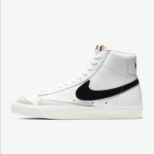 Nike Blazer Mid '77 Women's Shoes. NEW